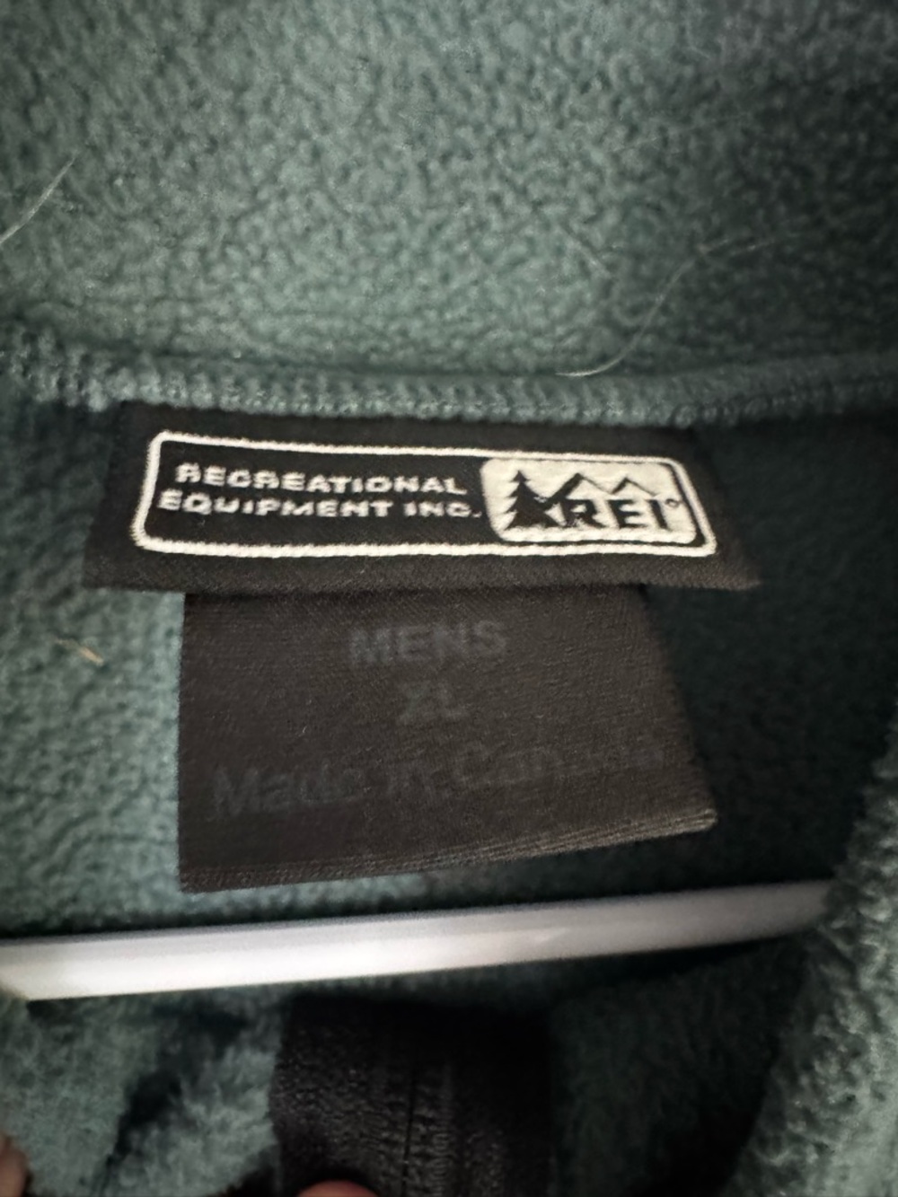 REI Men’s XL Green Fleece Vest – Made in Canada - Picture 4 of 5